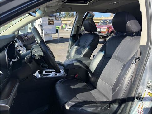 Used 2018 Subaru Outback 3.6R Limited image 14