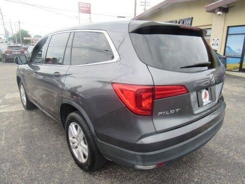 Used 2016 Honda Pilot LX image 9