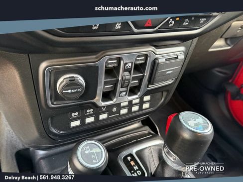 Used 2022 Jeep Wrangler Unlimited Sahara w/ LED Lighting Group AWD/4WD image 20