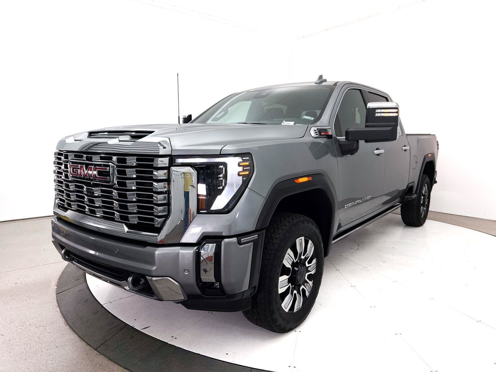 Used 2024 GMC Sierra 2500 Denali w/ Denali Reserve Package AWD/4WD image 17