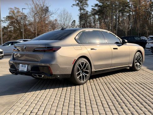 Certified 2023 BMW 760i xDrive image 6