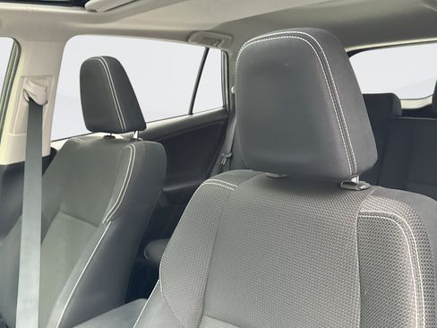 Used 2016 Toyota RAV4 XLE AWD/4WD image 10