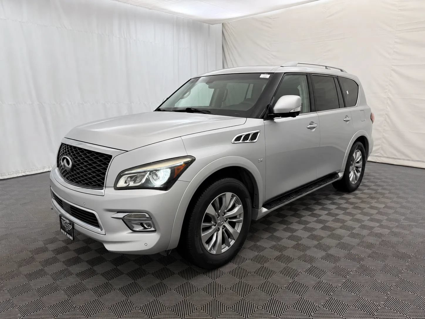 Used 2016 INFINITI QX80 2WD image 2