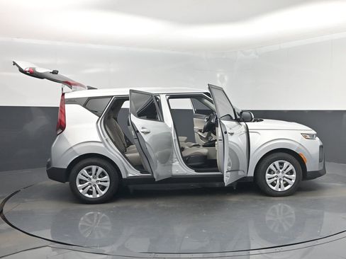 Used 2020 Kia Soul LX image 56