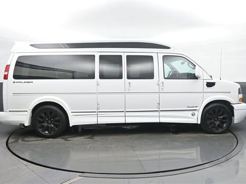 Used 2022 GMC Savana 2500 Explorer Conversion Van image 6