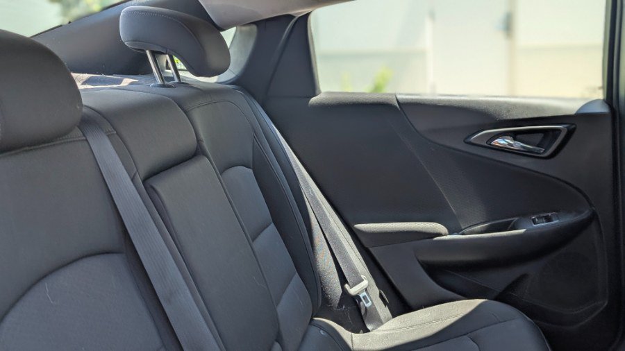 Used 2018 Chevrolet Malibu Hybrid w/ Driver Confidence Package FWD image 21