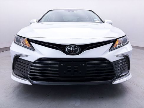 Used 2024 Toyota Camry LE w/ Convenience Package image 9