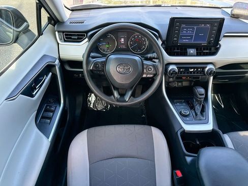 Used 2022 Toyota RAV4 XLE image 21