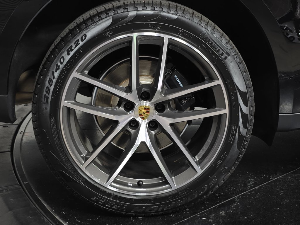 Certified 2026 Porsche Macan AWD/4WD image 29