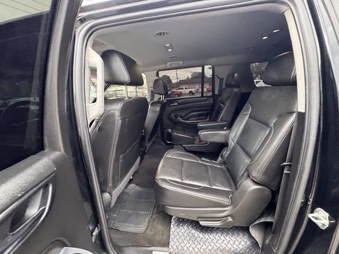 Used 2018 Chevrolet Suburban LT image 33