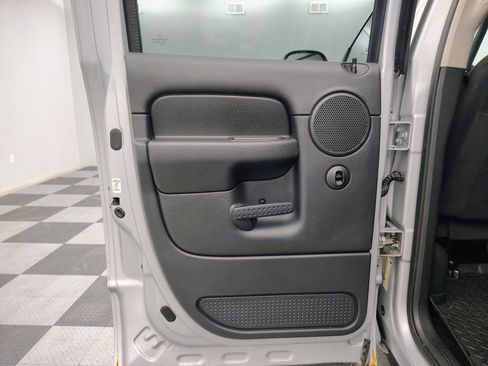 Used 2005 Dodge Ram 1500 Truck SLT AWD/4WD image 16