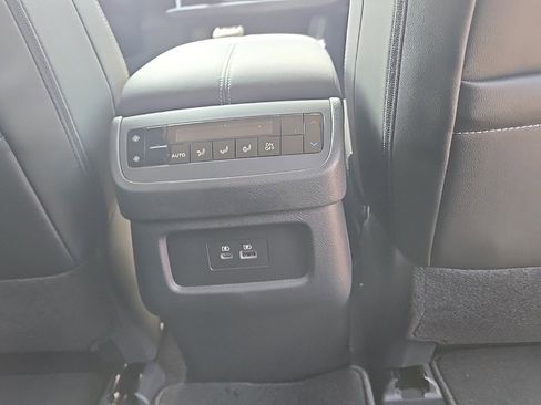 New 2025 Nissan Pathfinder SL image 33