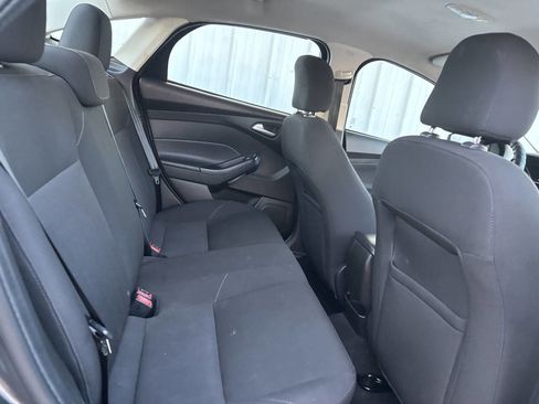 Used 2015 Ford Focus SE image 16