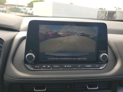 Certified 2024 Nissan Rogue SV image 32