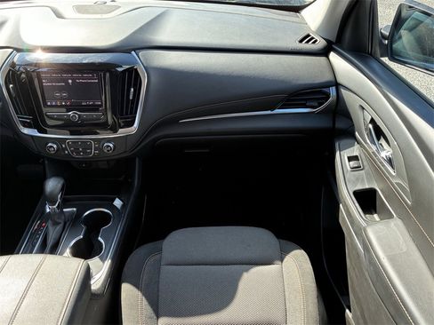 Used 2021 Chevrolet Traverse LS image 16