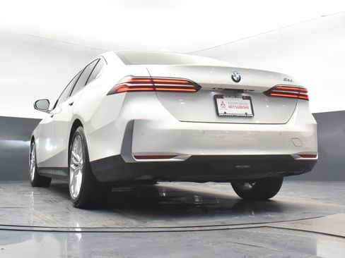 Used 2024 BMW 530i w/ Premium Package image 24