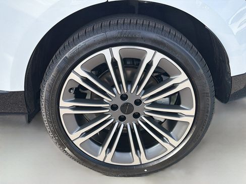 New 2026 Land Rover Range Rover SE image 43