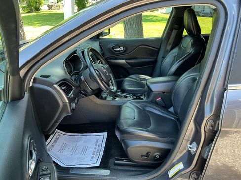 Used 2019 Jeep Cherokee Limited AWD/4WD image 11
