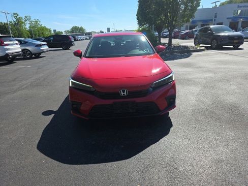 Used 2024 Honda Civic Touring image 2