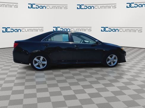 Used 2013 Toyota Camry SE FWD image 9