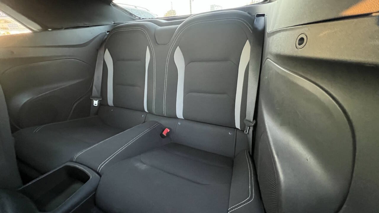 Used 2019 Chevrolet Camaro LT RWD image 10