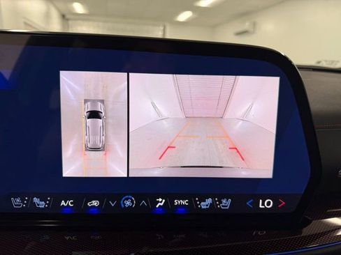 New 2026 Chevrolet Traverse RS w/ LPO, Floor Liner Package image 24