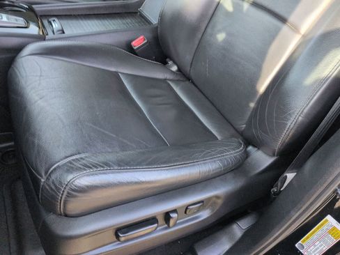 Used 2018 Honda Pilot Touring image 16