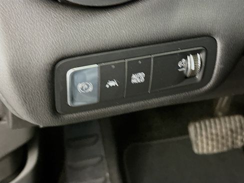 Used 2024 Chevrolet Blazer EV LT AWD/4WD image 17