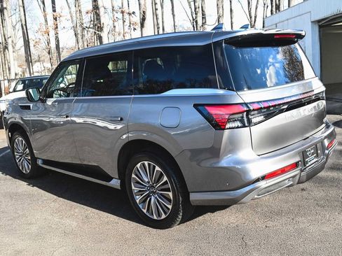 Used 2025 INFINITI QX80 Sensory image 3