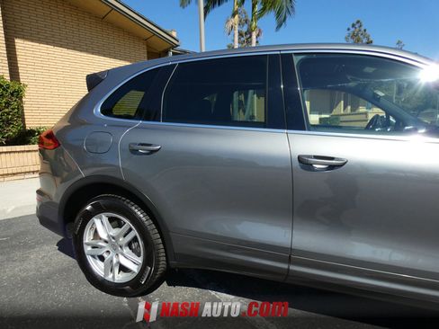 Used 2018 Porsche Cayenne AWD/4WD image 7