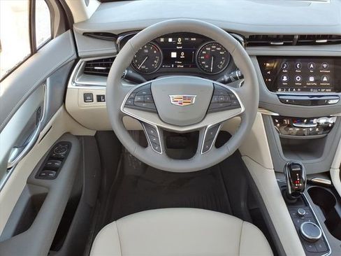 New 2026 Cadillac XT5 Premium Luxury image 17