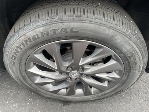 Used 2025 Buick Enclave Preferred FWD image 27