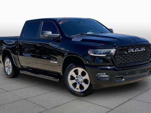 Used 2025 RAM 1500 Big Horn AWD/4WD image 3