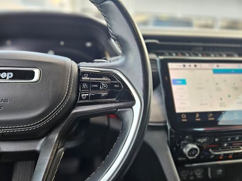 Used 2022 Jeep Grand Cherokee Overland w/ Luxury Tech Group IV image 27