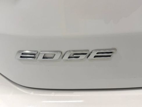 Used 2019 Ford Edge SE w/ SE Fleet Driver's Package AWD/4WD image 14