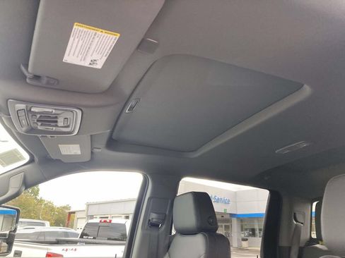 New 2026 GMC Sierra 2500 SLT w/ SLT Convenience Package AWD/4WD image 17