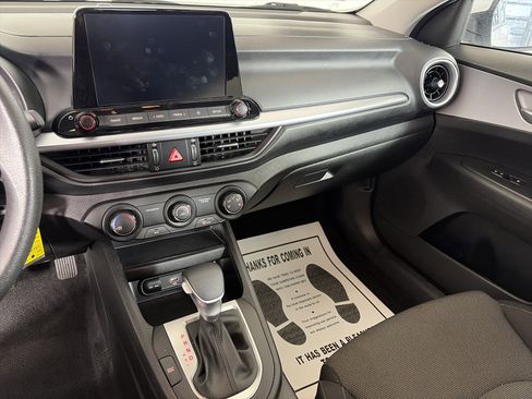 Certified 2023 Kia Forte LXS image 4