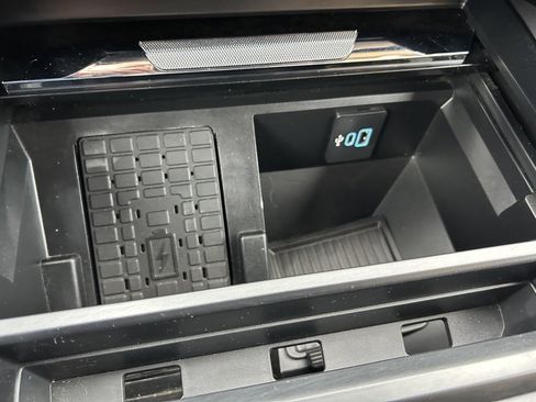 Used 2023 Ford F250 Lariat w/ Chrome Package image 42