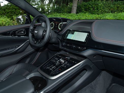 Used 2025 Aston Martin DBX 707 image 14