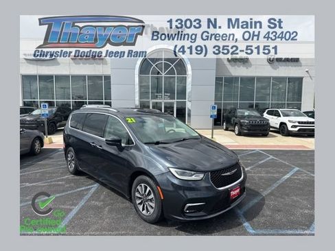 Certified 2021 Chrysler Pacifica Touring-L FWD image 1