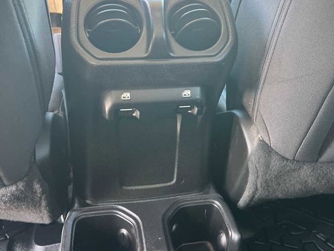 Used 2019 Jeep Wrangler Unlimited Sport S image 41