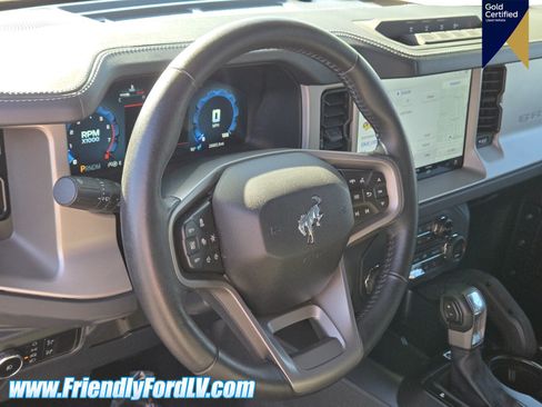Certified 2025 Ford Bronco Outer Banks w/ Sasquatch Package AWD/4WD image 19