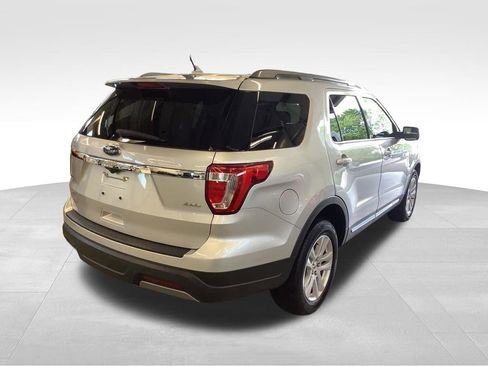 Used 2019 Ford Explorer XLT w/ Equipment Group 202A AWD/4WD image 5