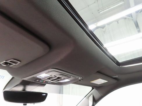 Used 2025 Chevrolet Silverado 1500 ZR2 w/ Technology Package image 29