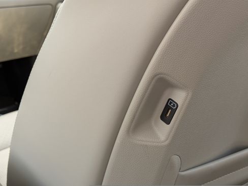 Used 2024 Kia Sorento S FWD image 16