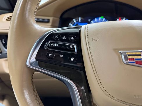 Used 2020 Cadillac Escalade Platinum image 31