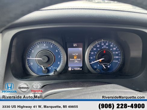 Used 2015 Toyota Sienna Limited Premium w/ Four Season Floor Mat Package FWD image 16