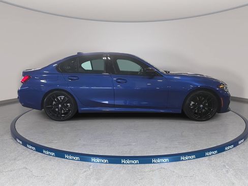 Used 2022 BMW 330i Sedan w/ M Sport Package RWD image 4