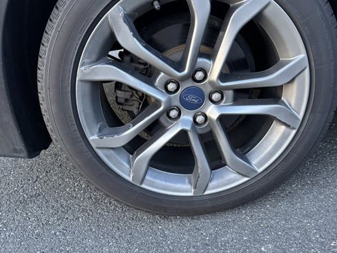 Used 2020 Ford Fusion Titanium image 12