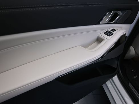 New 2026 BMW X7 xDrive40i AWD/4WD image 15